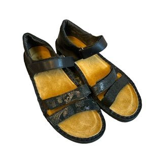 Naot Womens Leather Slip On Ankle Strap Black Sandals ComfortCasual Shoes Size 9